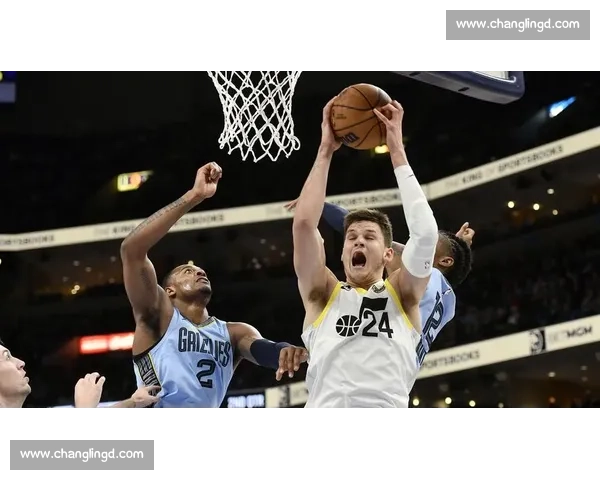 灰熊强攻爵士铁血防线西部卡位战火热上演焦点对决悬念拉满全场沸腾